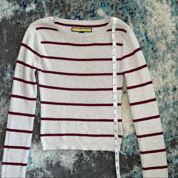 Prince Fox Long Sleeve Crop - Picture 5 of 7